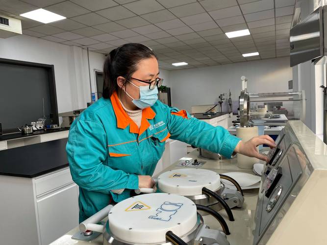 全面整合資源"的企業(yè)發(fā)展戰(zhàn)略,加大研發(fā)力度,推進生物基新材料研究