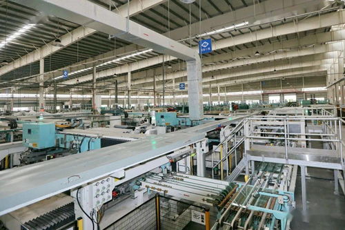 自動(dòng)加熱 除霜 去霧 調(diào)節(jié)光強(qiáng)度...這家玻璃企業(yè)讓科幻照進(jìn)現(xiàn)實(shí)